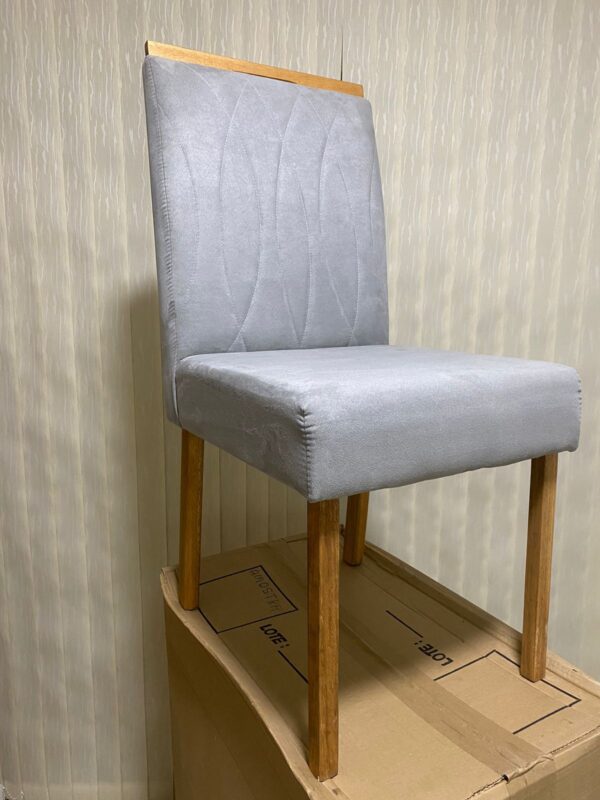 Sala Kit Com 2 Cadeiras 01 com Bordado  Alt 1,00m Larg 0,45m Prof 0,58m